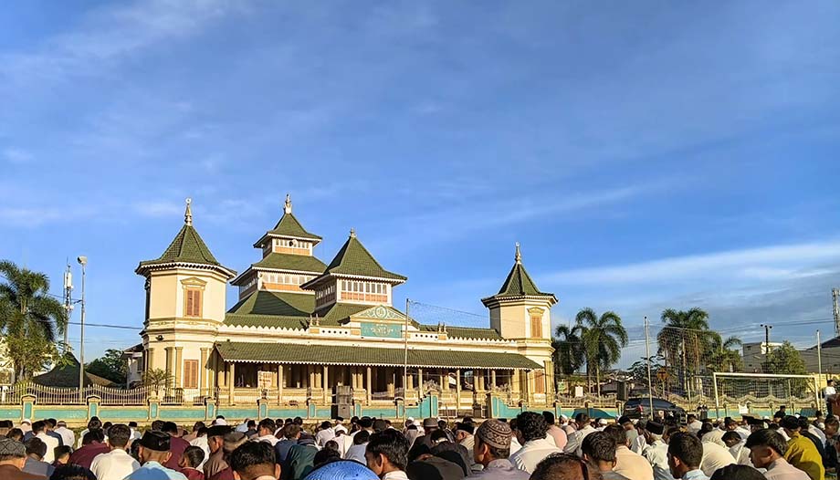 Sholat idul fitri di Alun alun Manonjaya