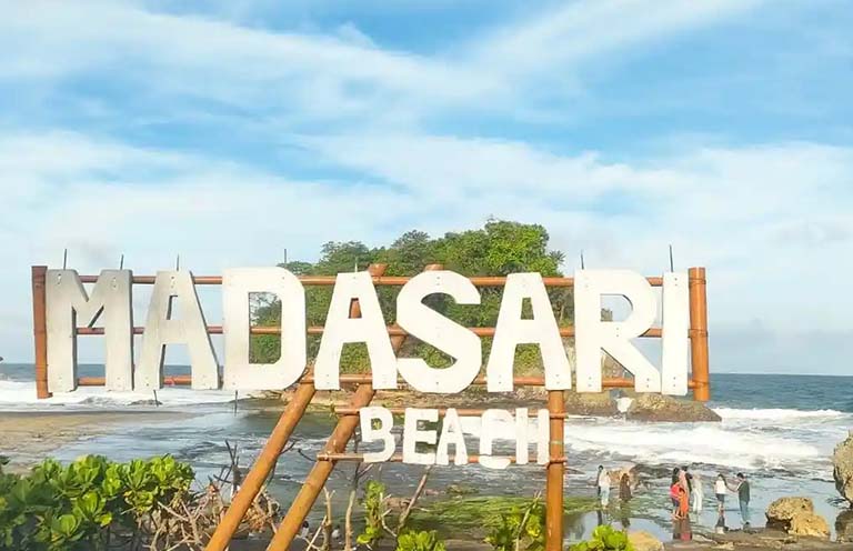 Pantai Madasari Pangandaran